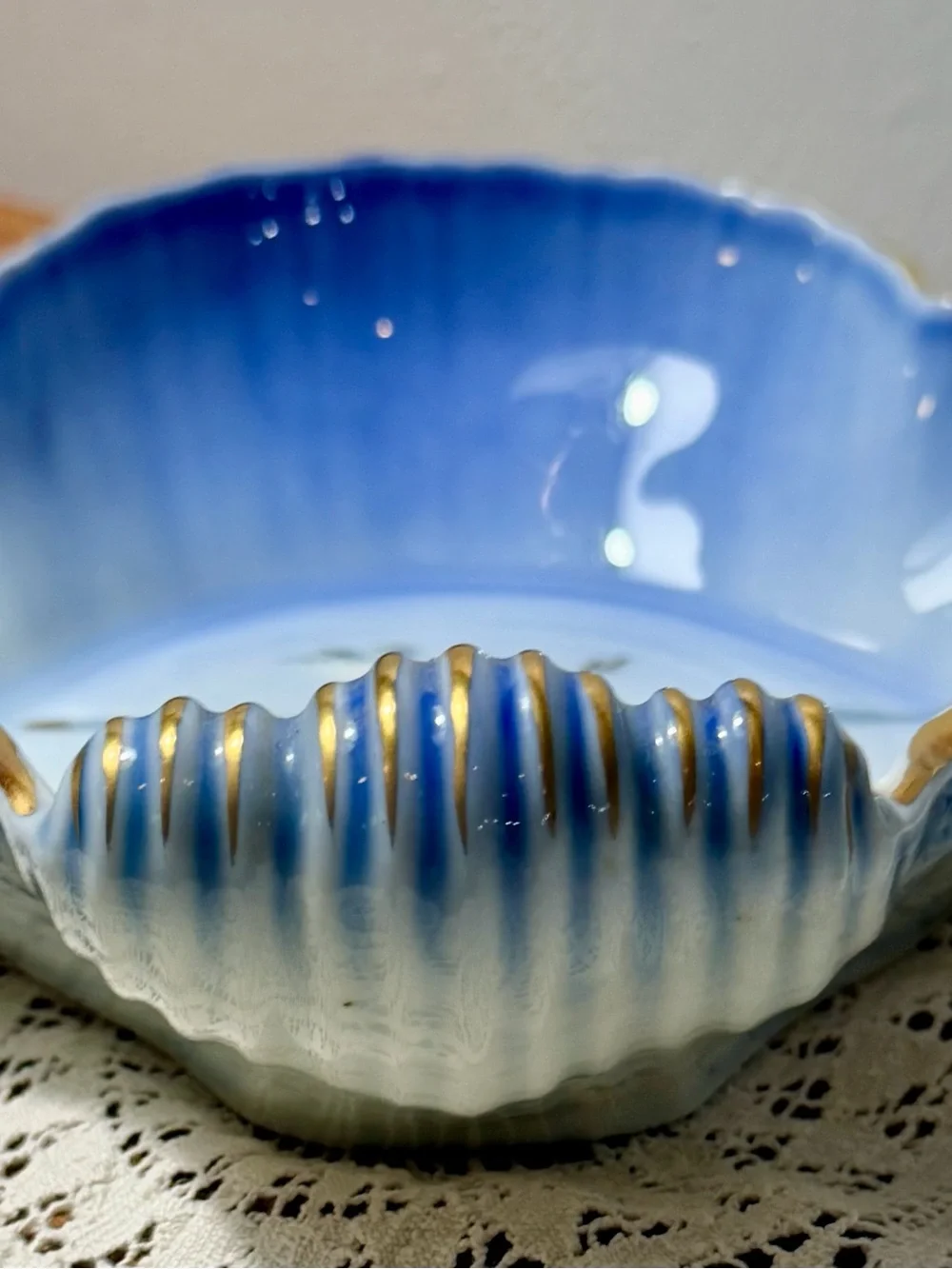Vintage B&G Copenhagen Porcelain Shell Dish, Blue Ombre Seagull Gold Trim - Picture 9 of 13